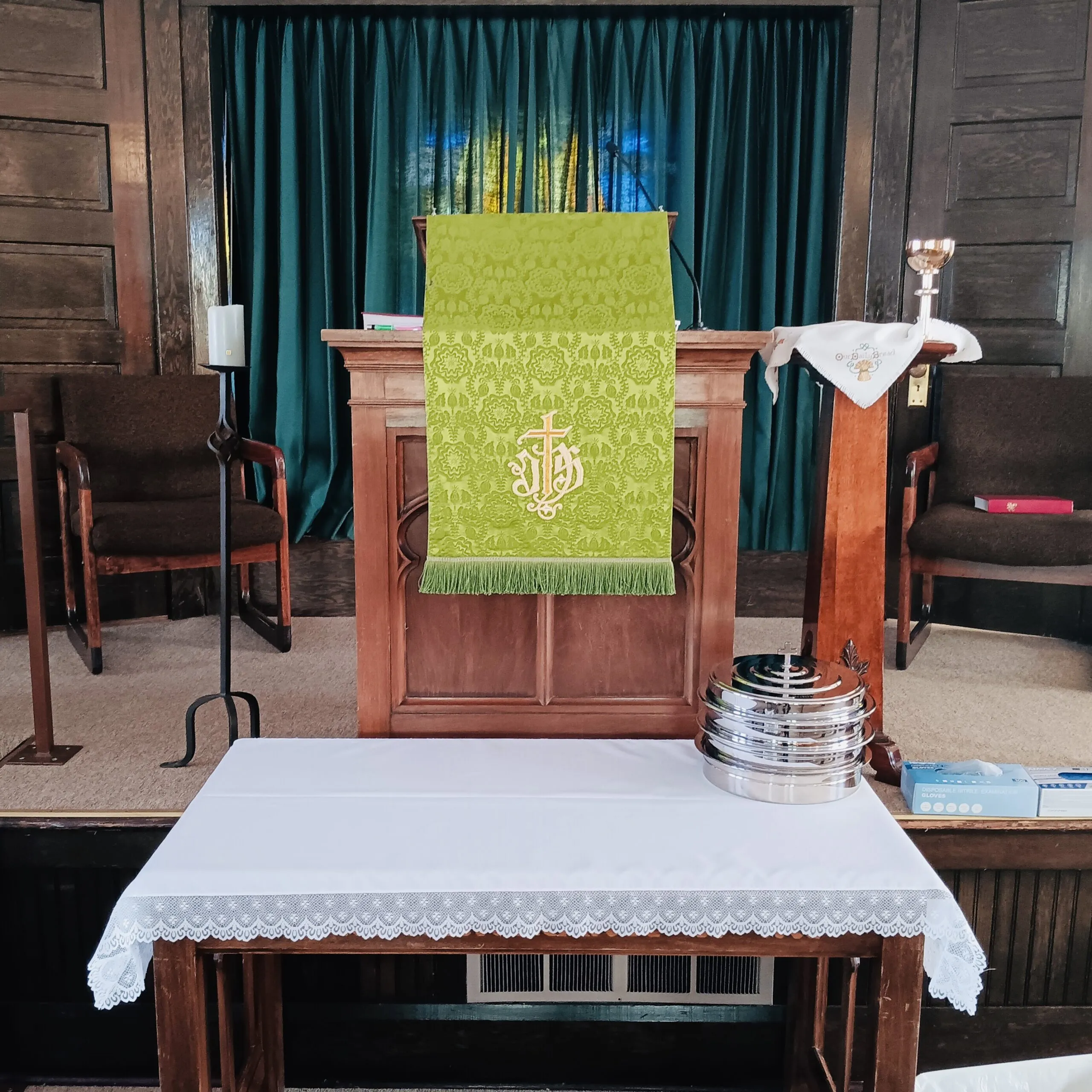 Pulpit and communion table with green parament
